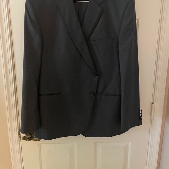 Vera Wang Black Label tuxedo in Gray , 52R and Pants are 46 - Picture 1 of 5